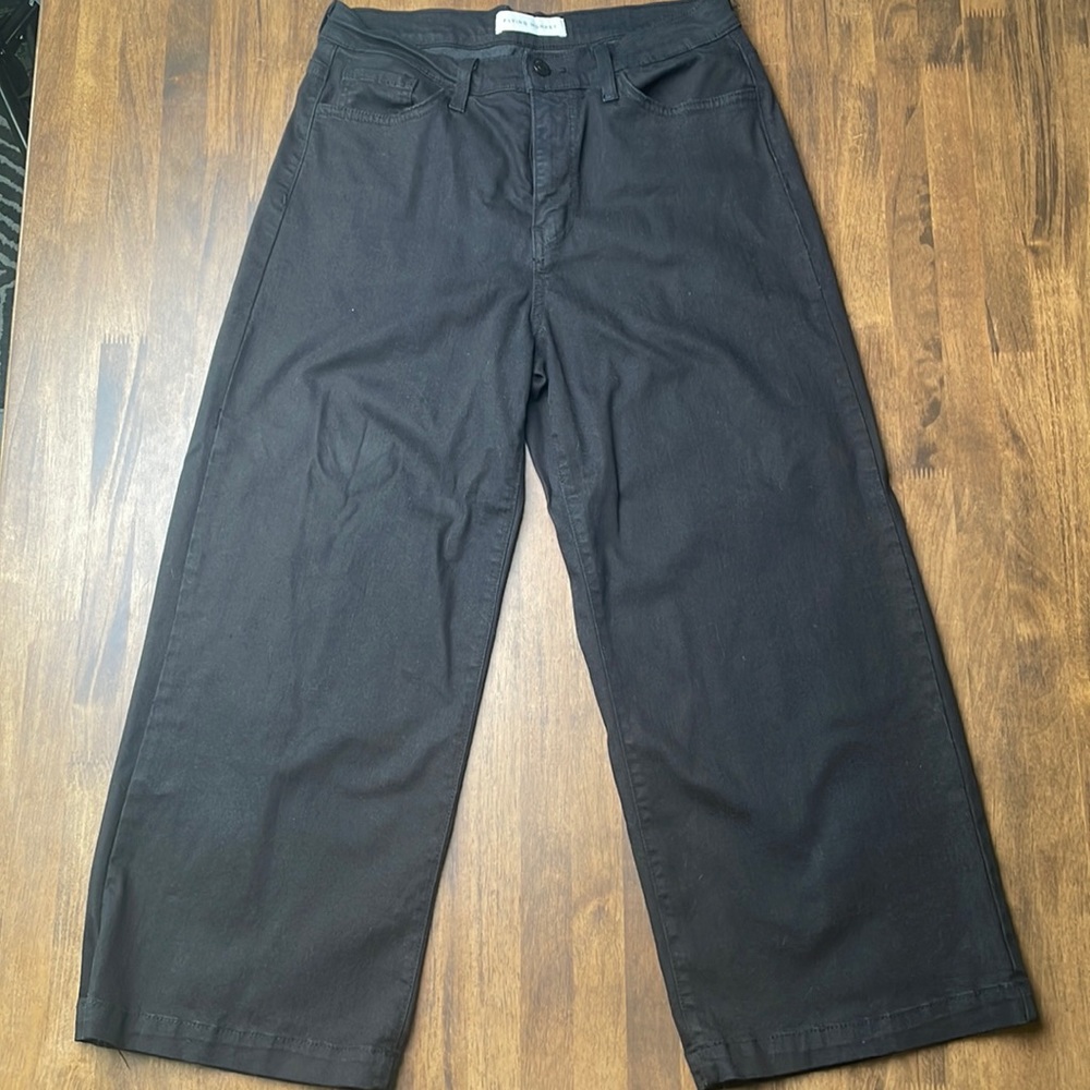 Black wide leg cropped pants